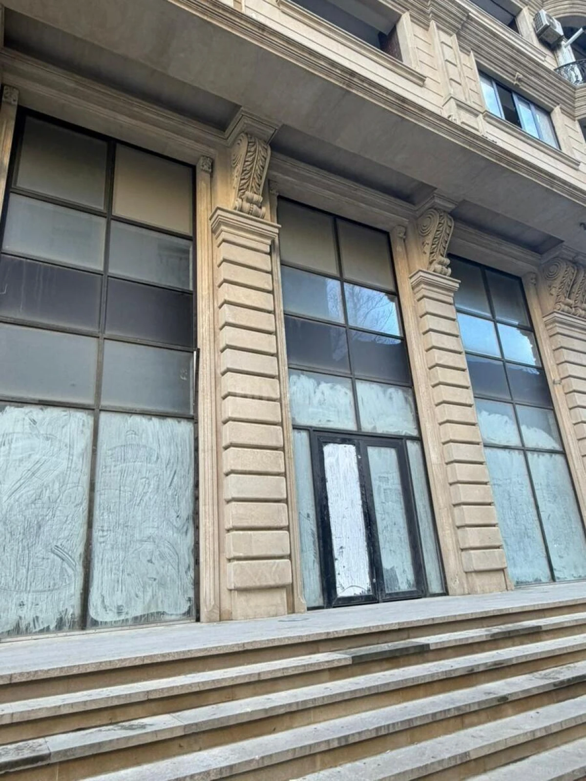 Satılır obyekt 500 m²