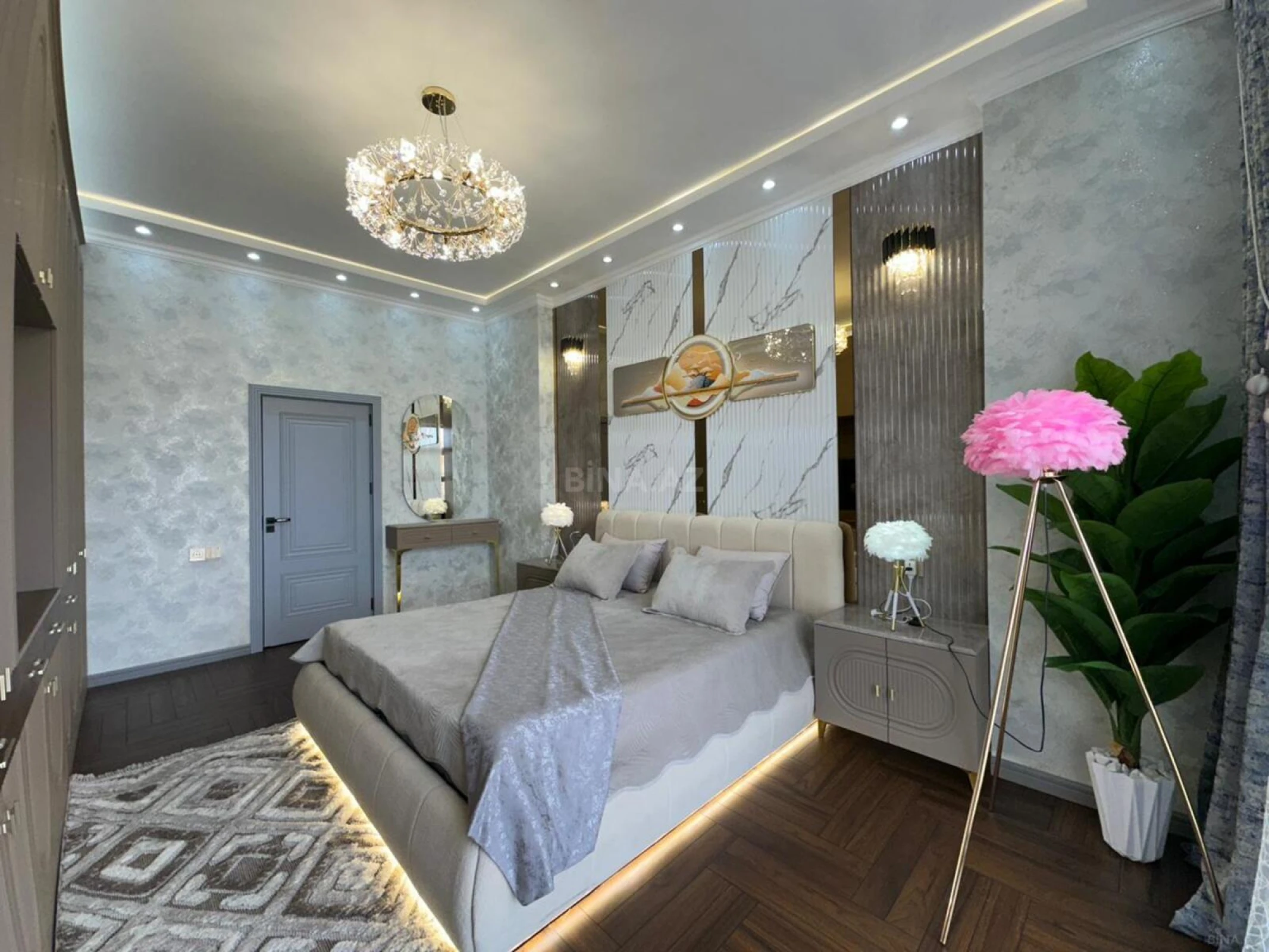 Satılır 3 otaqlı mənzil 107 m²