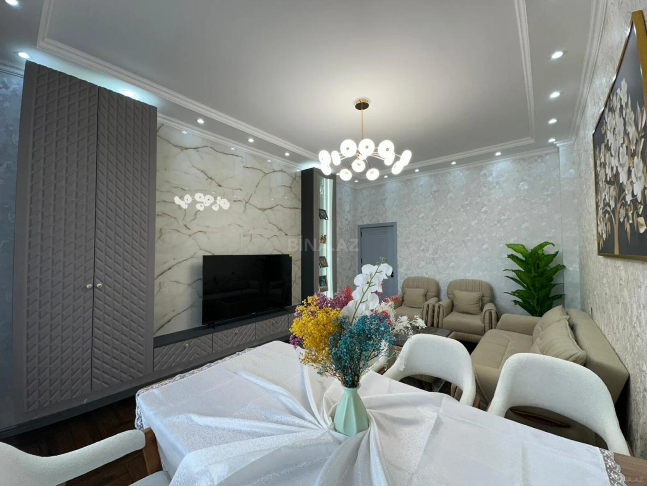 Satılır 3 otaqlı mənzil 107 m²