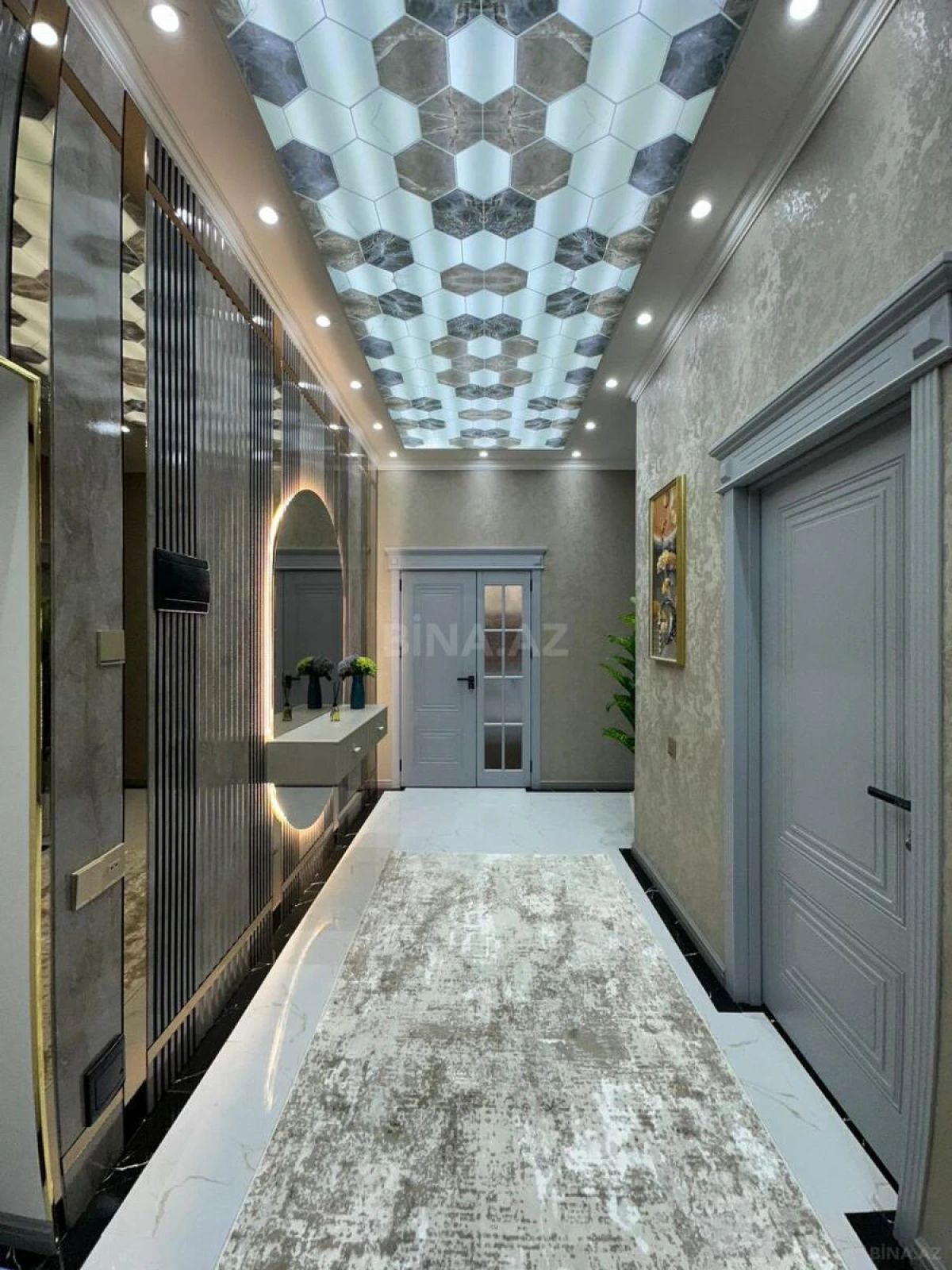 Satılır 3 otaqlı mənzil 107 m²