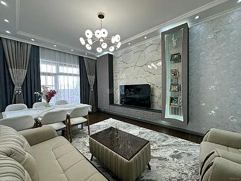 Satılır 3 otaqlı mənzil 107 m²