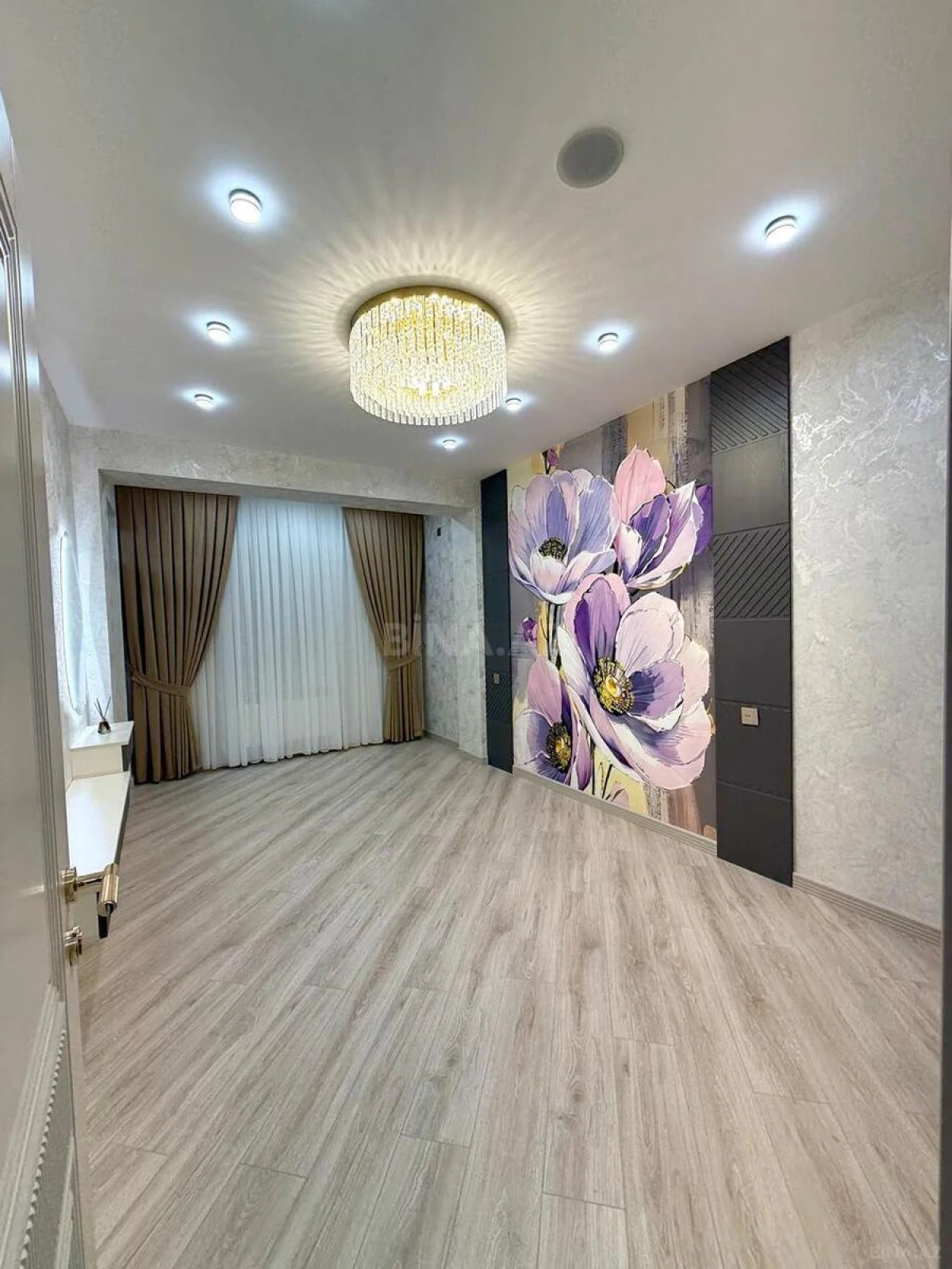 Satılır 3 otaqlı mənzil 110 m²