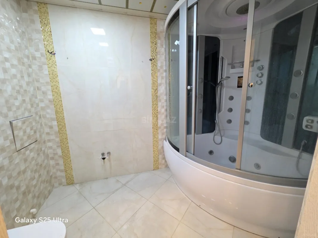 Satılır 3 otaqlı mənzil 135 m²