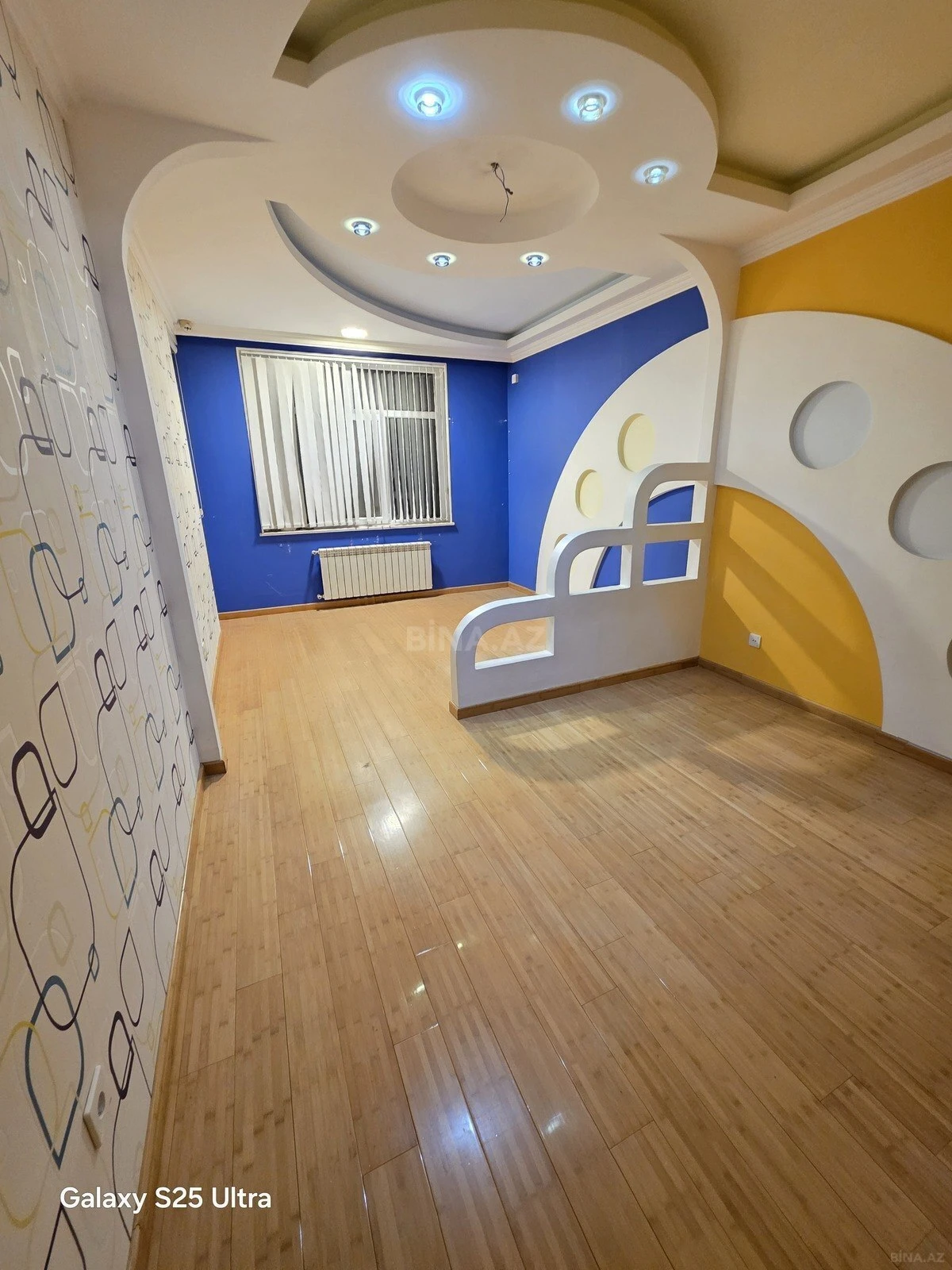 Satılır 3 otaqlı mənzil 135 m²