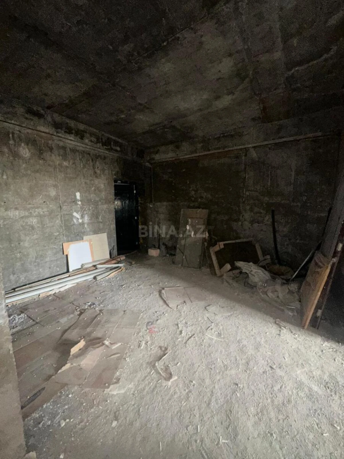 Satılır 3 otaqlı mənzil 140 m²