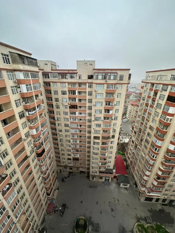 Satılır 3 otaqlı mənzil 140 m²