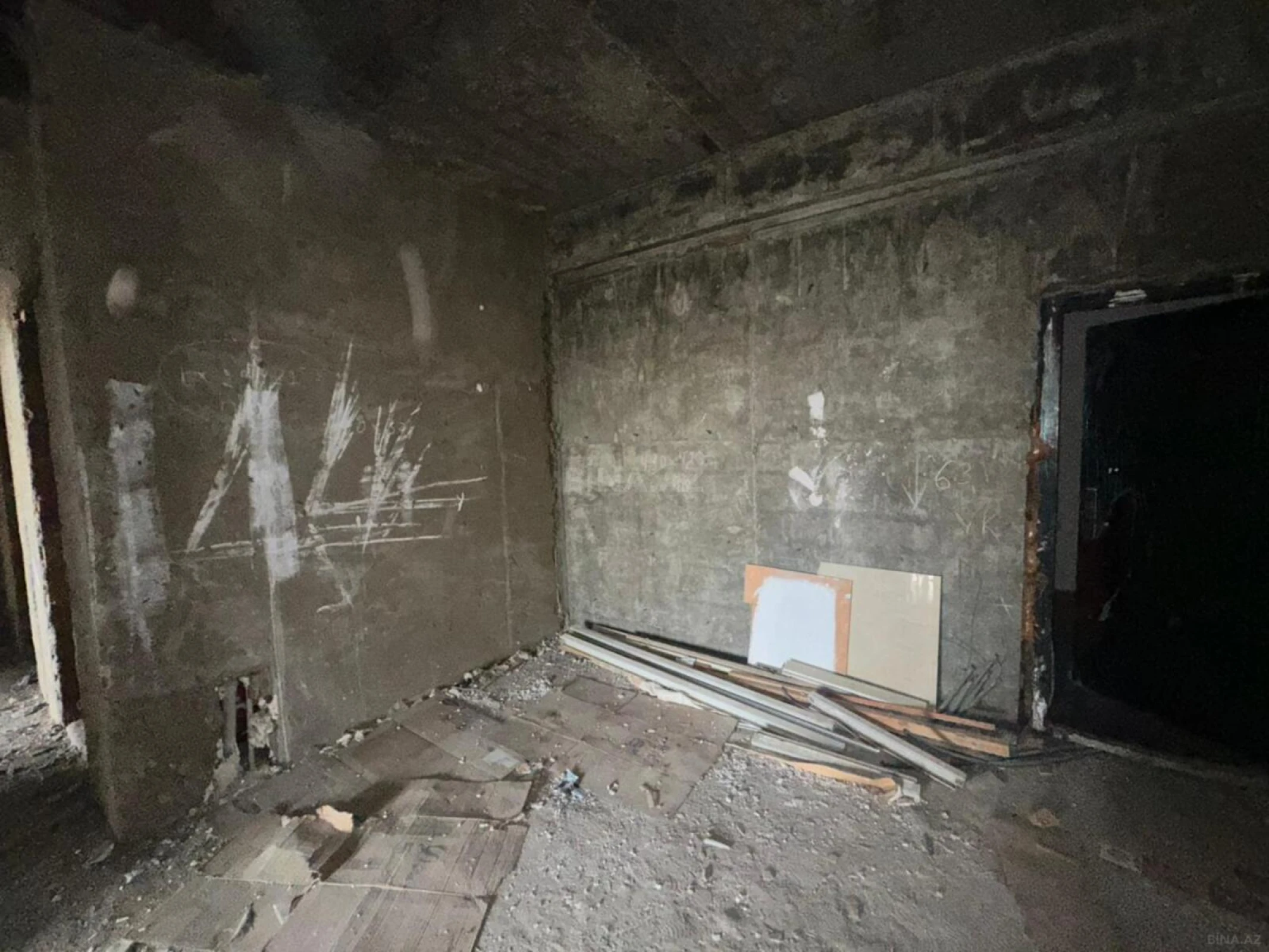 Satılır 3 otaqlı mənzil 140 m²