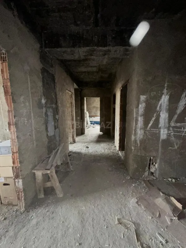 Satılır 3 otaqlı mənzil 140 m²