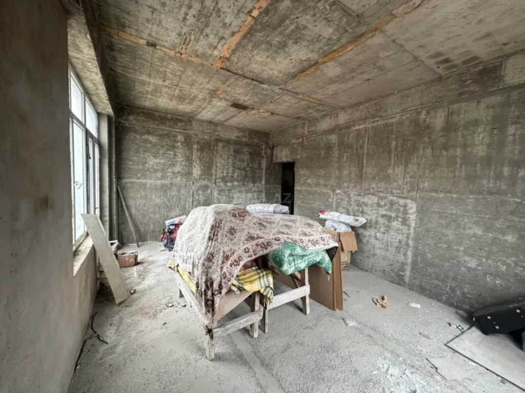 Satılır 3 otaqlı mənzil 140 m²