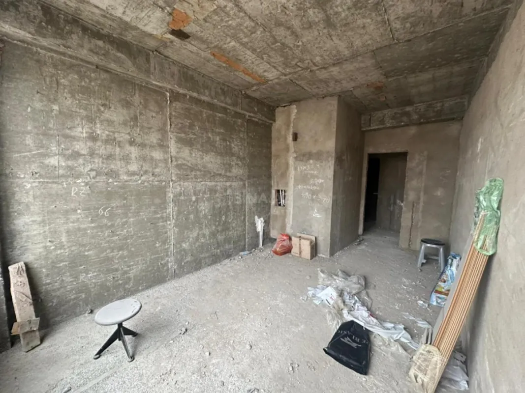 Satılır 3 otaqlı mənzil 140 m²