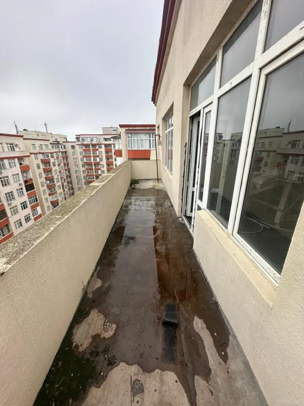 Satılır 3 otaqlı mənzil 140 m²