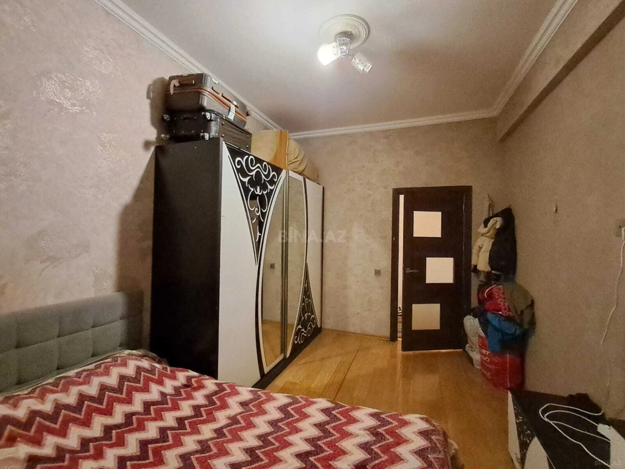 Satılır 2 otaqlı mənzil 63 m²
