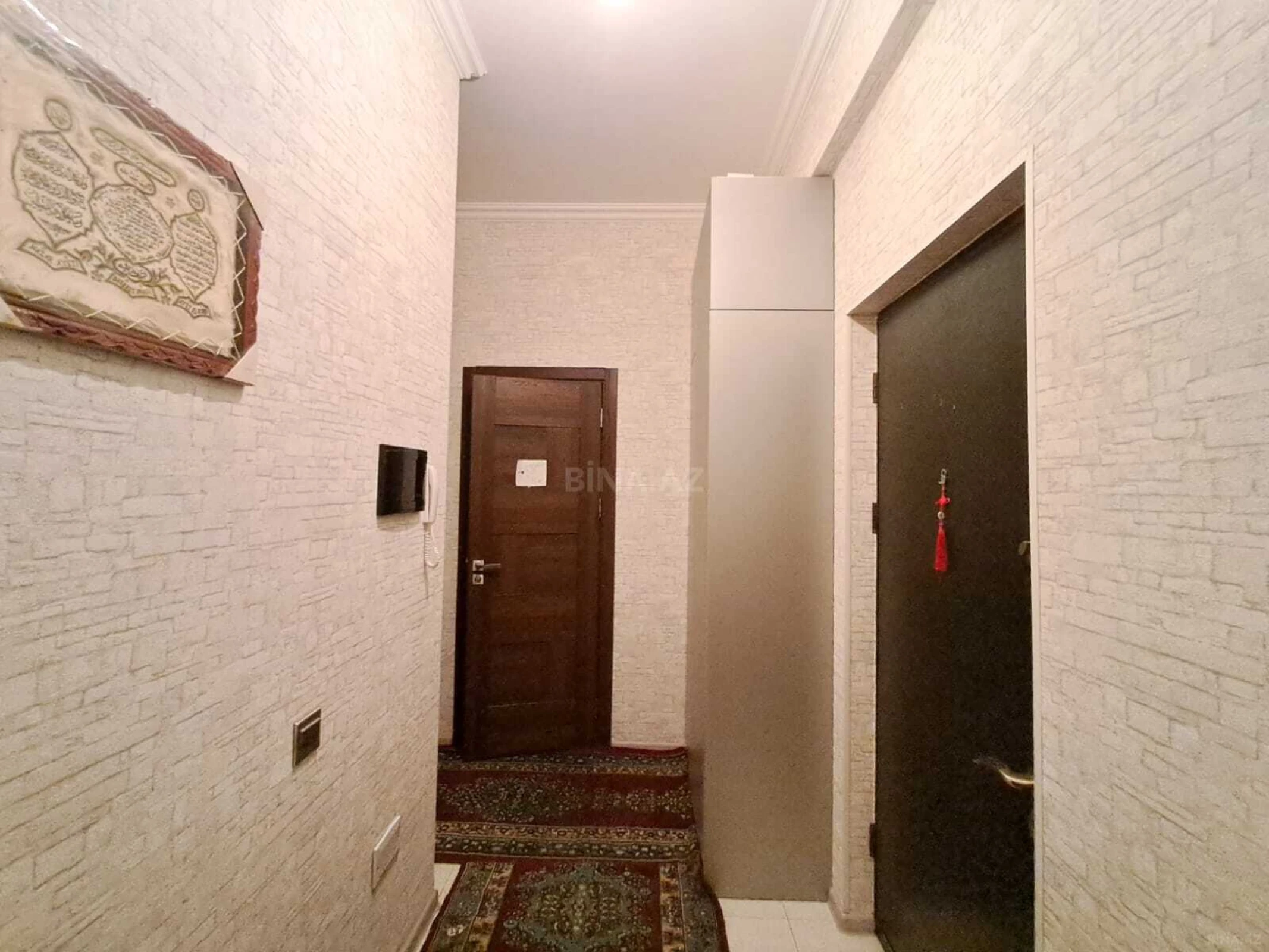 Satılır 2 otaqlı mənzil 63 m²