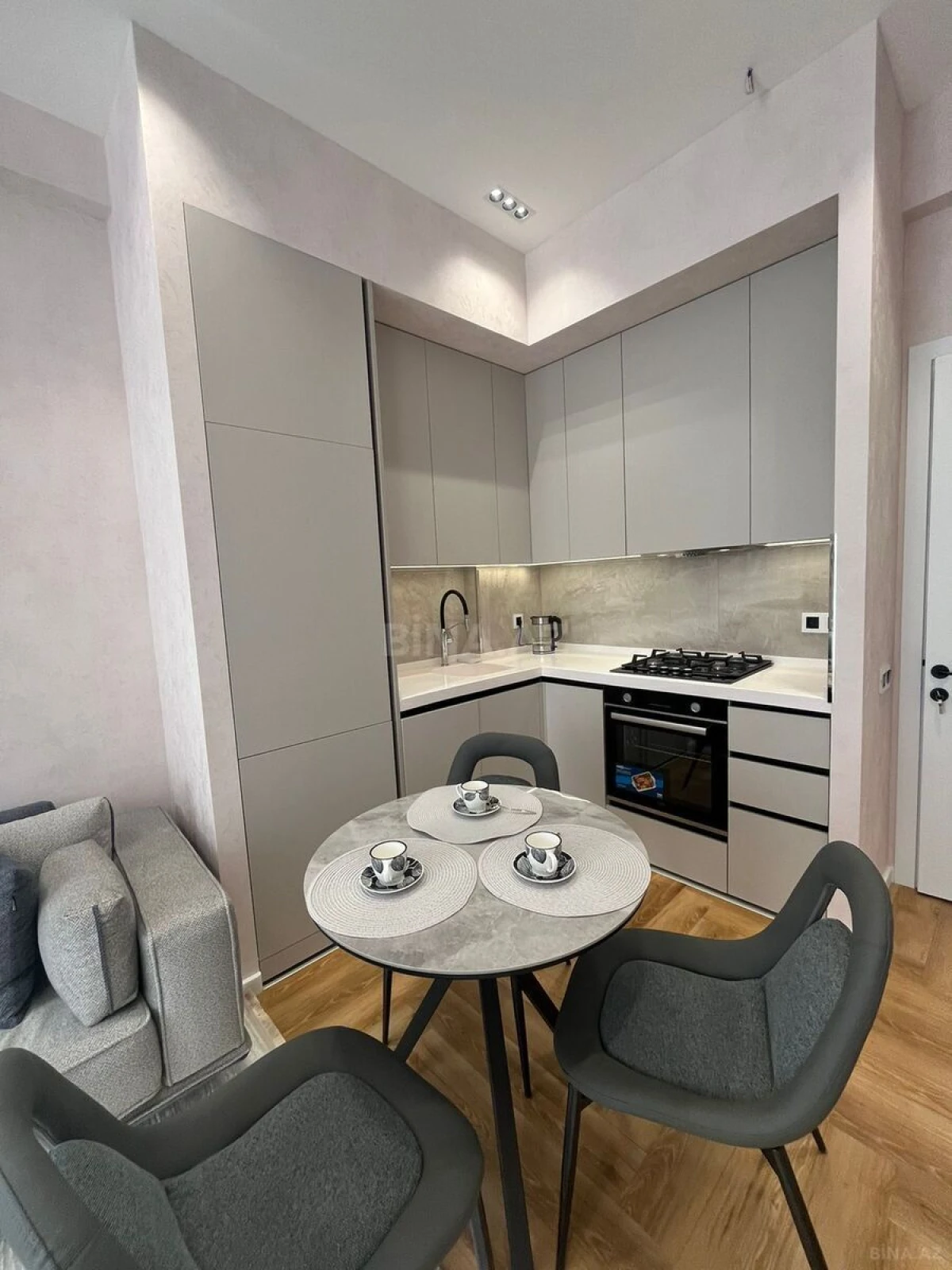 Kirayə verilir 2 otaqlı mənzil 70 m²