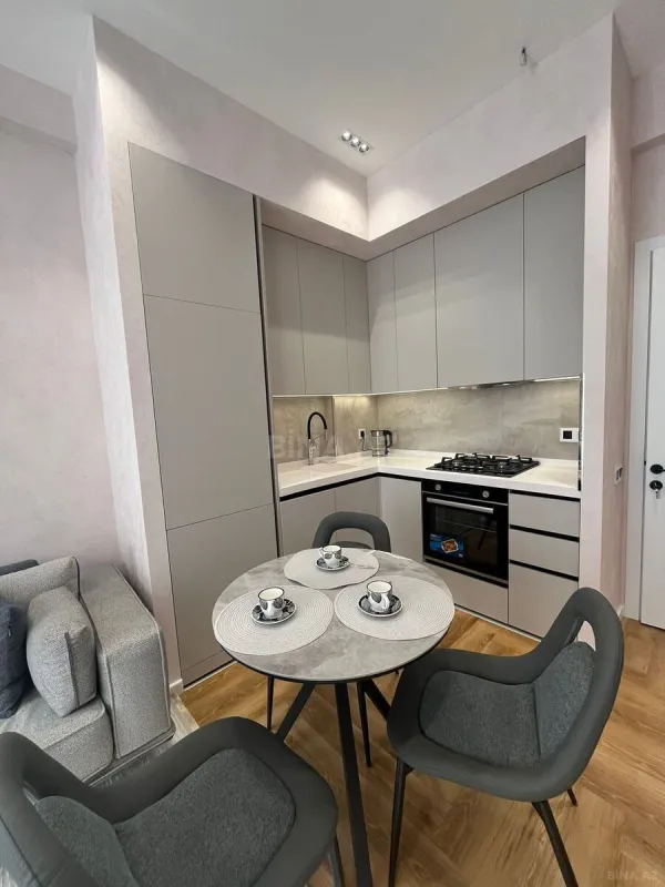 Kirayə verilir 2 otaqlı mənzil 70 m²