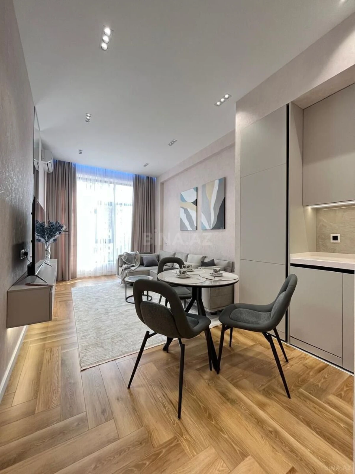 Kirayə verilir 2 otaqlı mənzil 70 m²