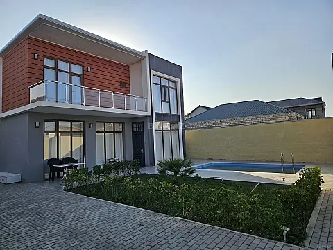 Satılır 4 otaqlı həyət evi 200 m²