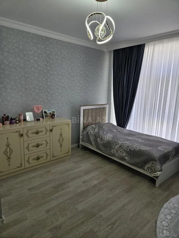 Satılır 4 otaqlı həyət evi 200 m²