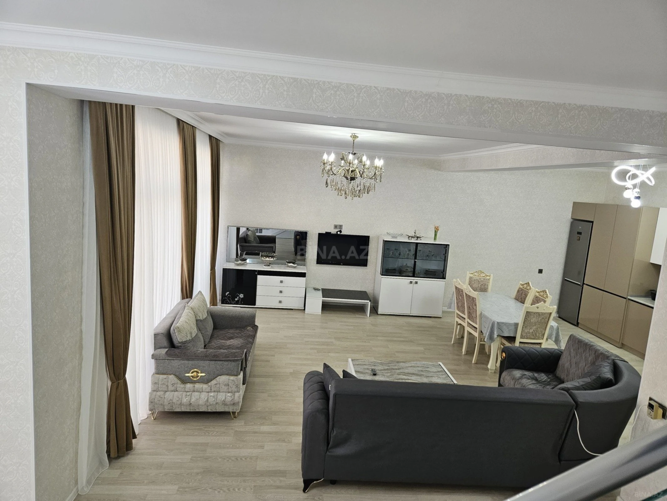 Satılır 4 otaqlı həyət evi 200 m²