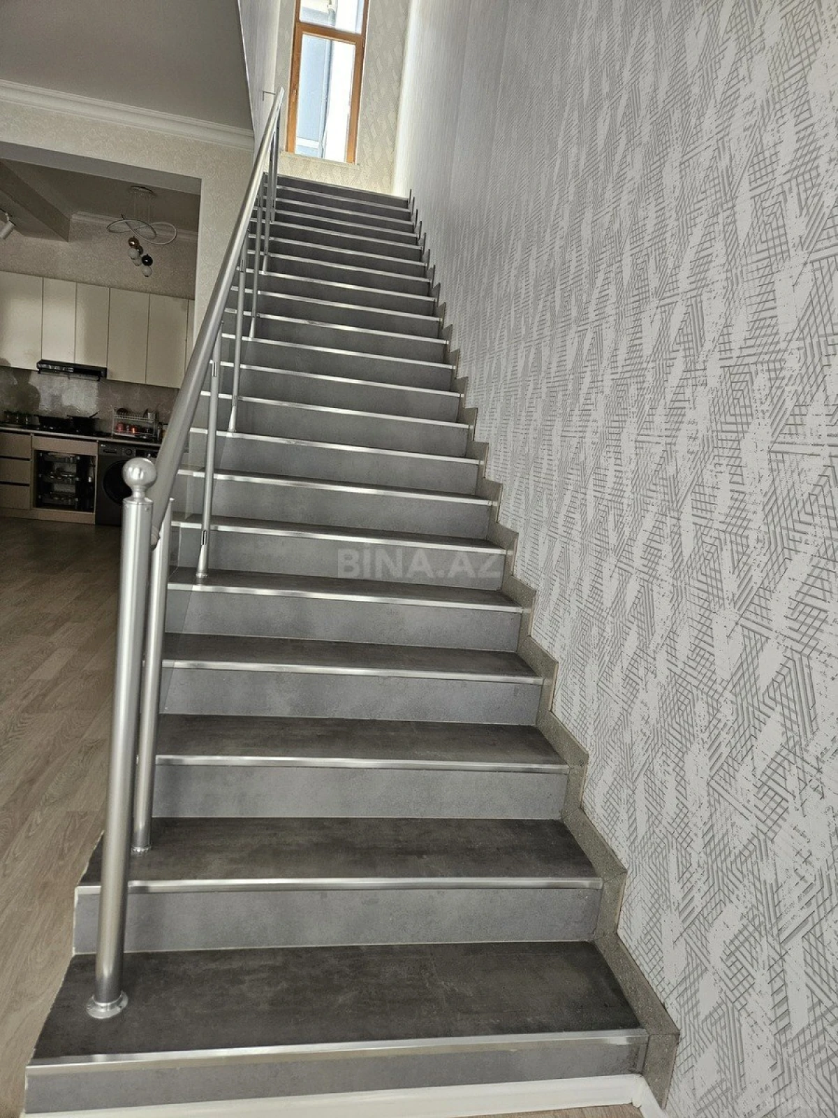 Satılır 4 otaqlı həyət evi 200 m²