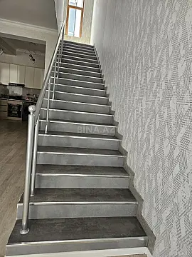 Satılır 4 otaqlı həyət evi 200 m²