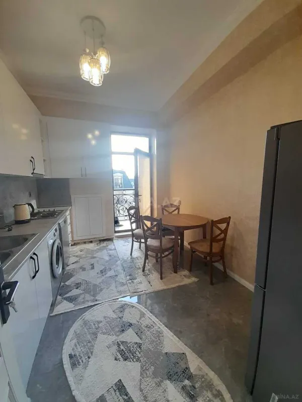 Kirayə verilir 3 otaqlı mənzil 130 m²