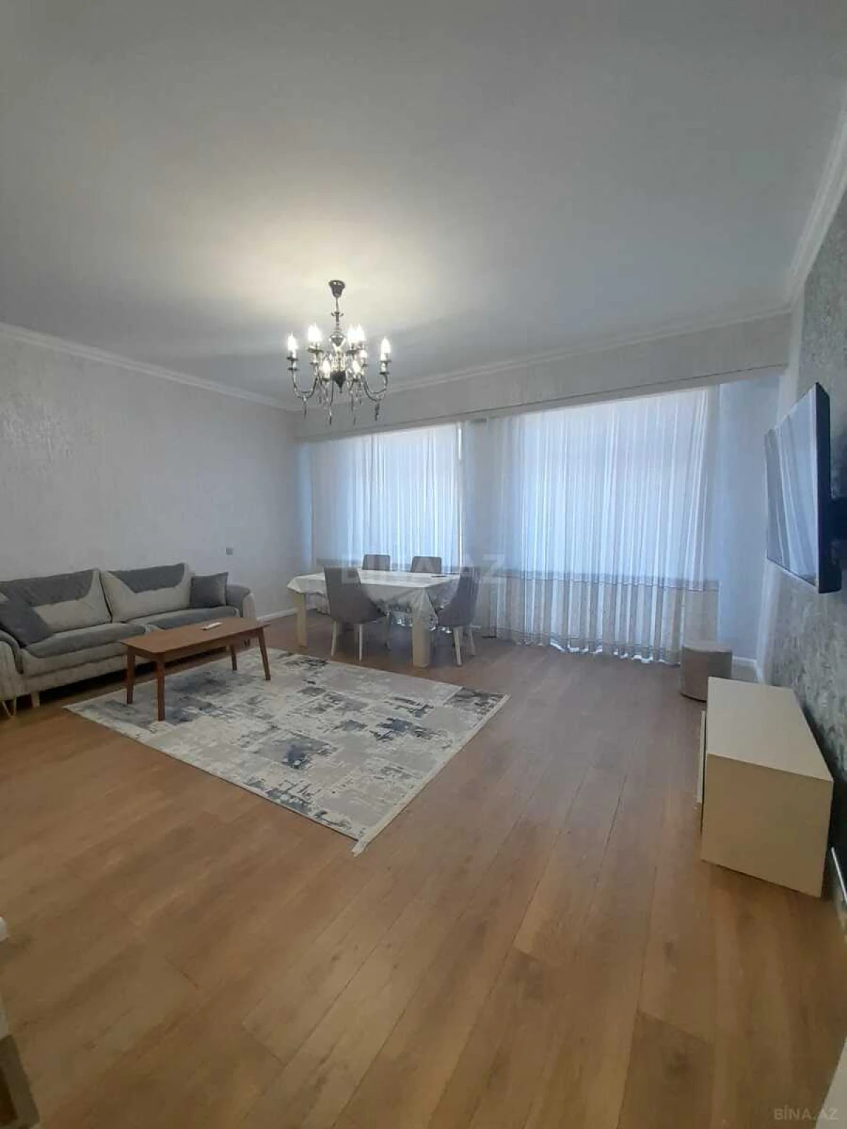 Kirayə verilir 3 otaqlı mənzil 130 m²