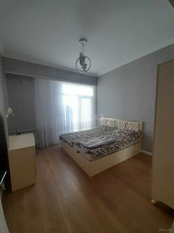 Kirayə verilir 3 otaqlı mənzil 130 m²