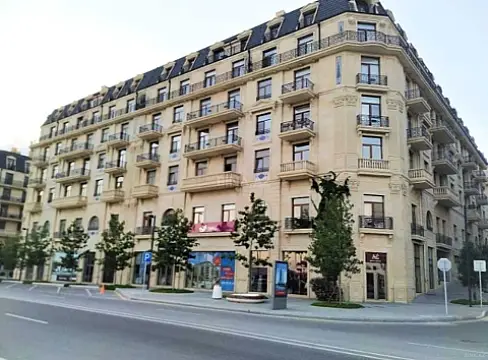 Kirayə verilir 3 otaqlı mənzil 130 m² — Bakı 3 otaq 130.00 m²