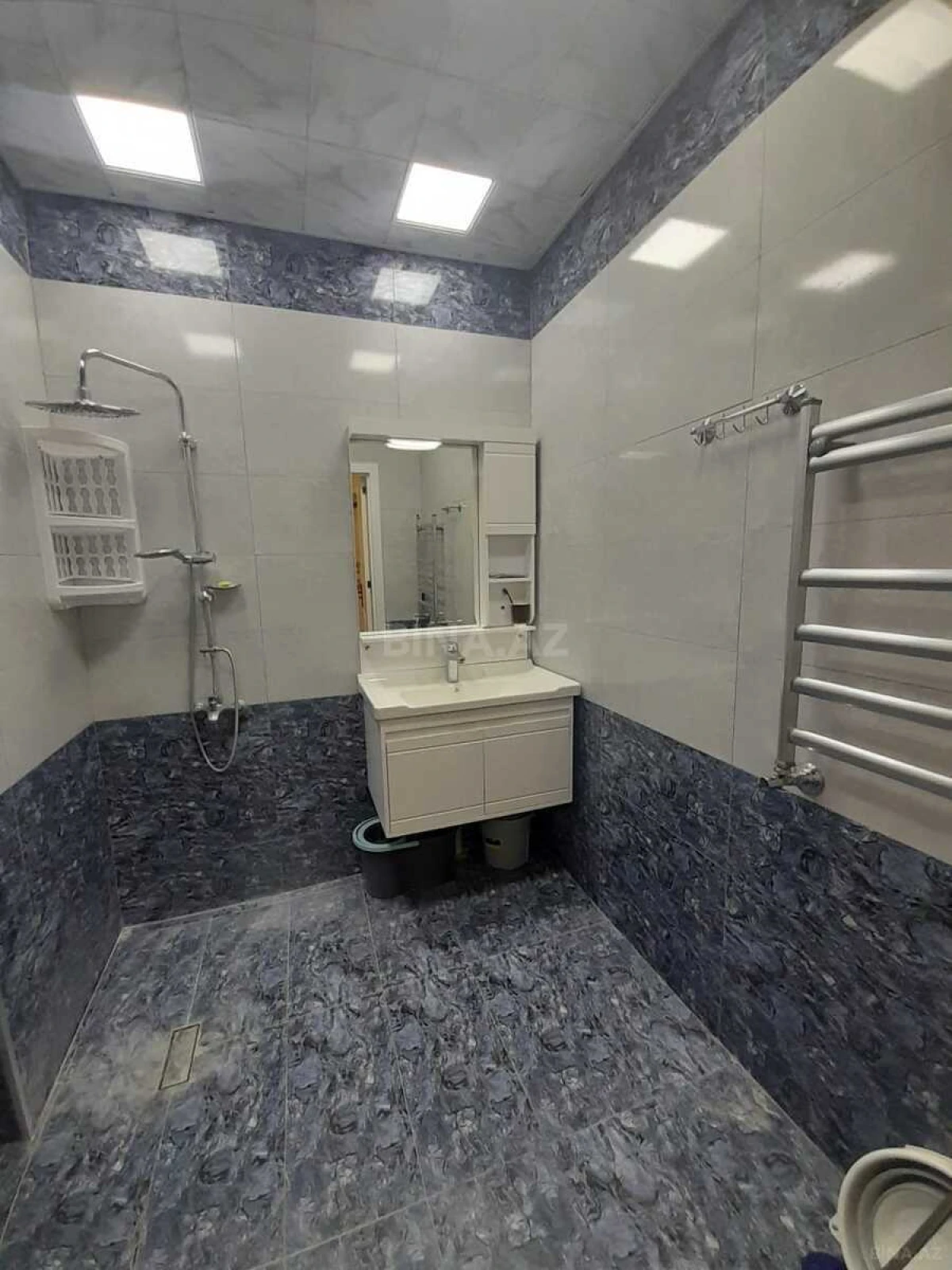 Kirayə verilir 3 otaqlı mənzil 130 m²