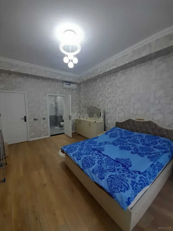 Kirayə verilir 3 otaqlı mənzil 130 m²