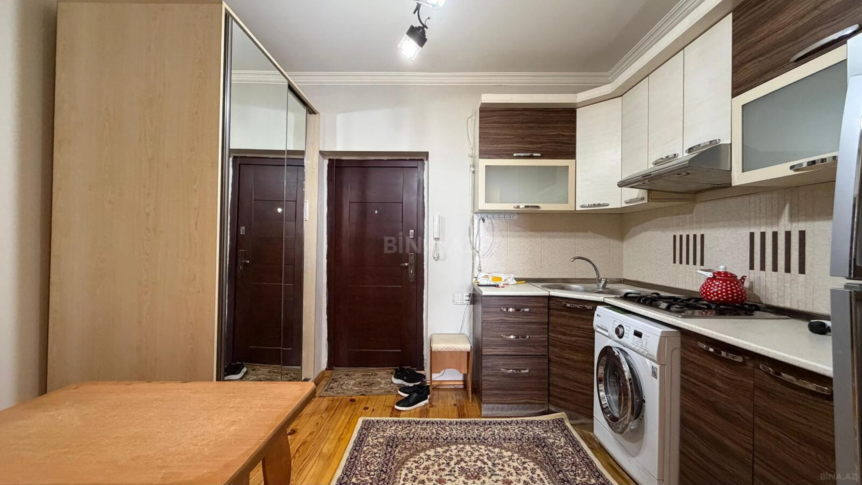 Satılır 1 otaqlı mənzil 68 m²