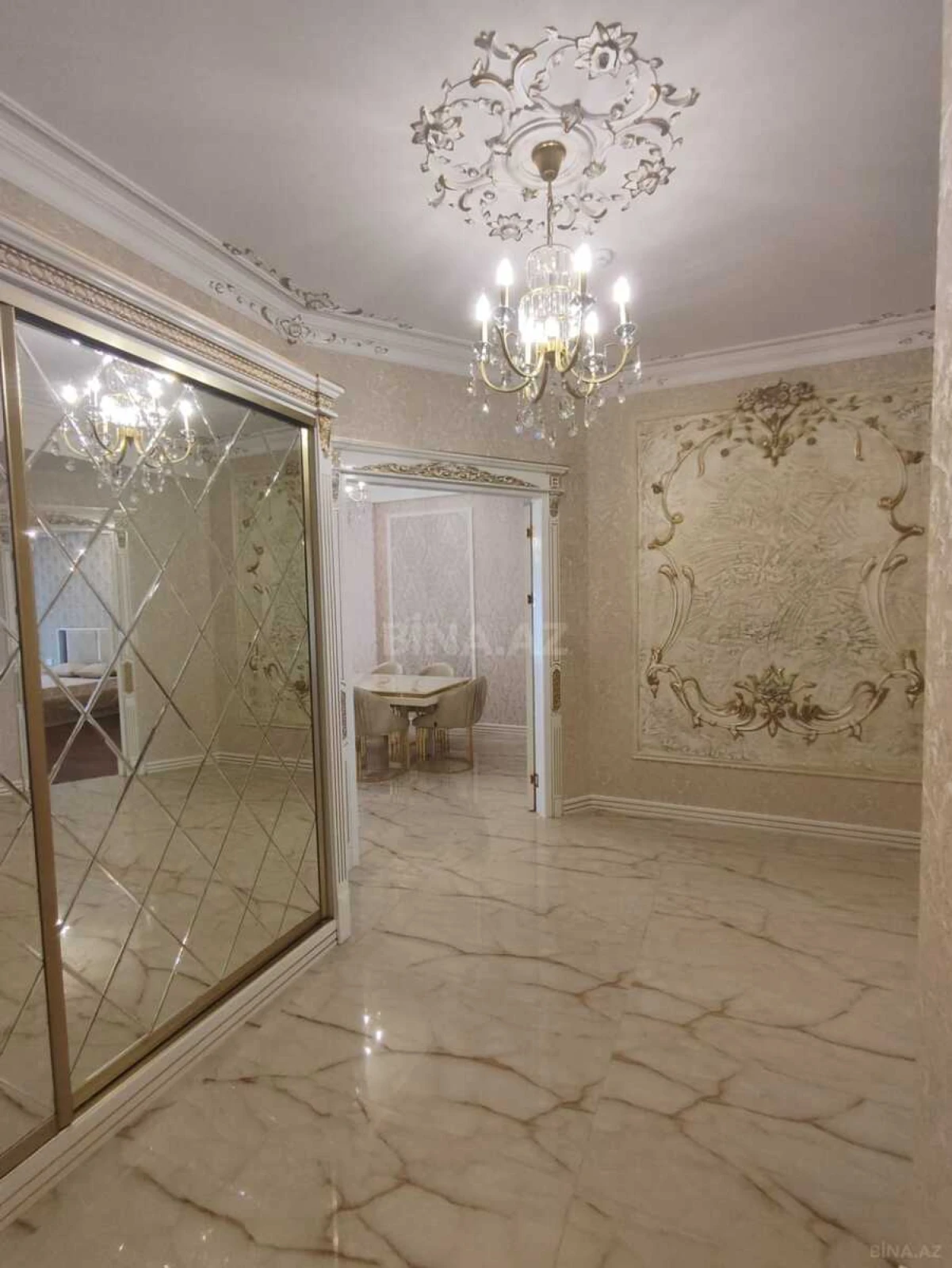 Kirayə verilir 2 otaqlı mənzil 120 m²