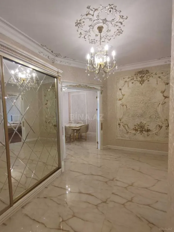 Kirayə verilir 2 otaqlı mənzil 120 m²