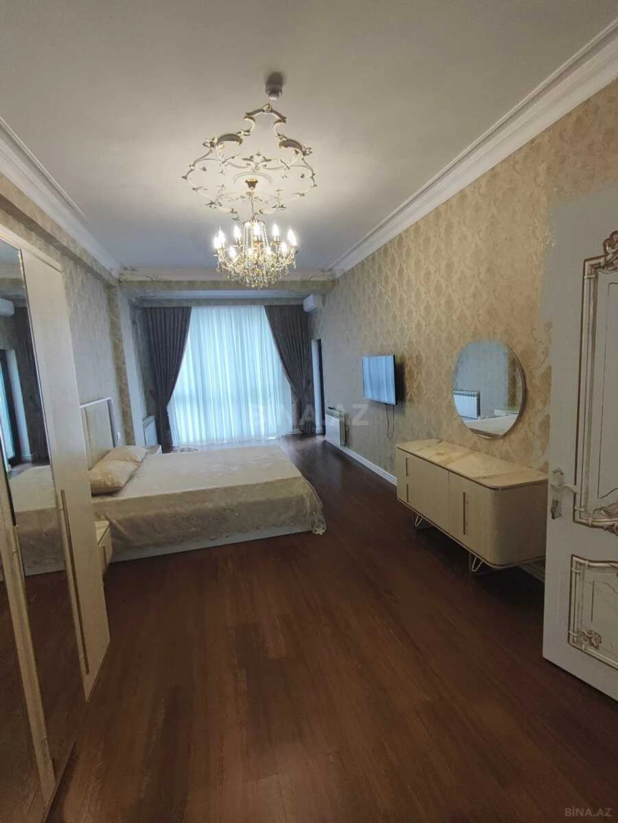 Kirayə verilir 2 otaqlı mənzil 120 m²