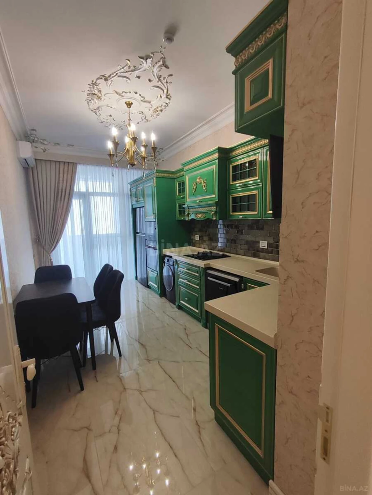 Kirayə verilir 2 otaqlı mənzil 120 m²