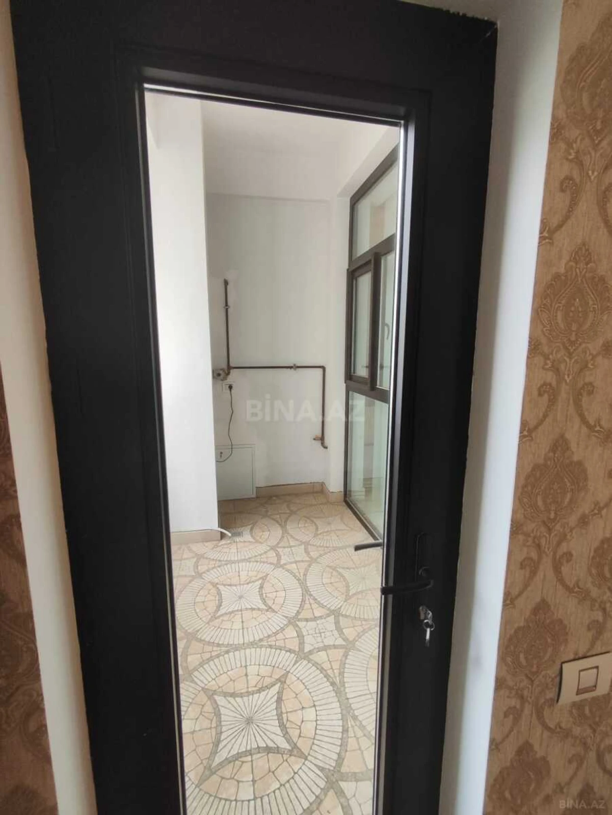 Kirayə verilir 2 otaqlı mənzil 120 m²