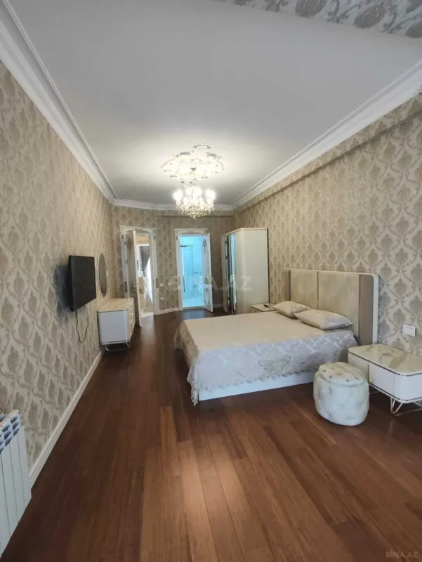 Kirayə verilir 2 otaqlı mənzil 120 m²