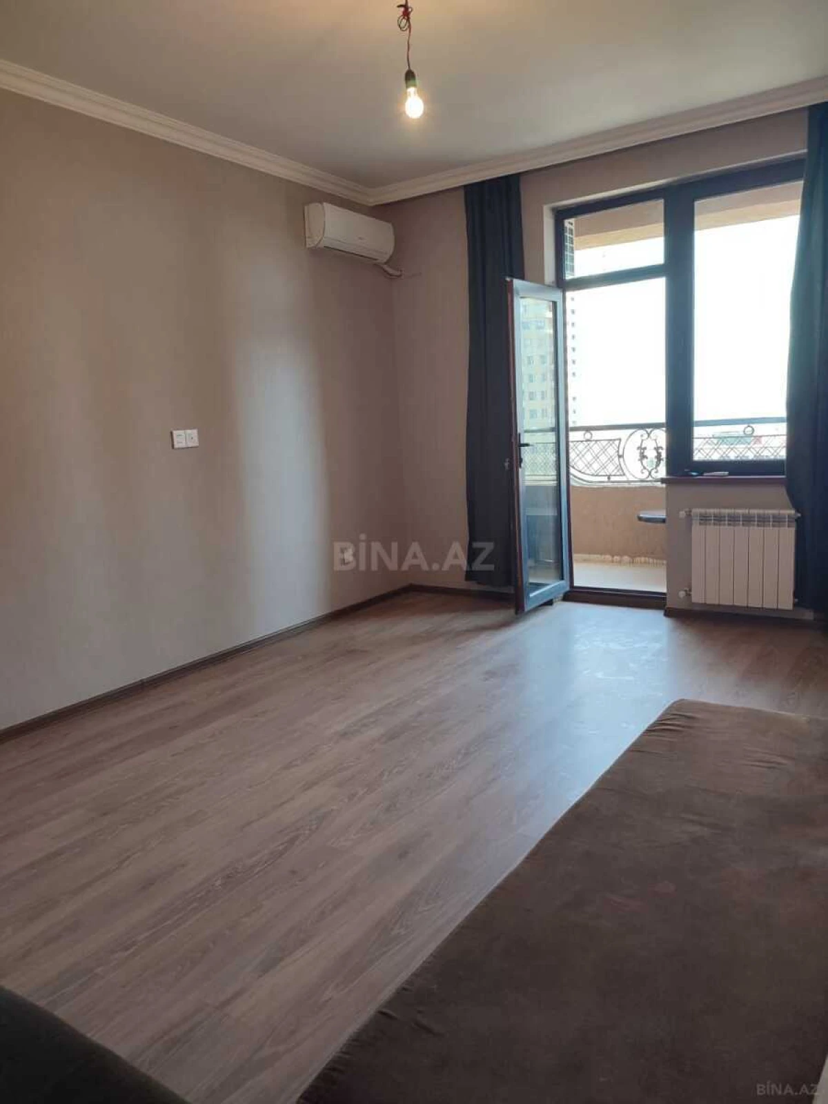 Satılır 2 otaqlı mənzil 70 m²
