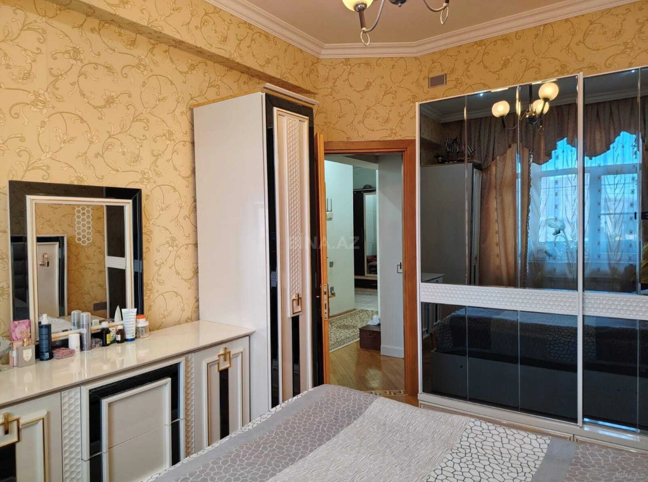 Satılır 3 otaqlı mənzil 100 m²