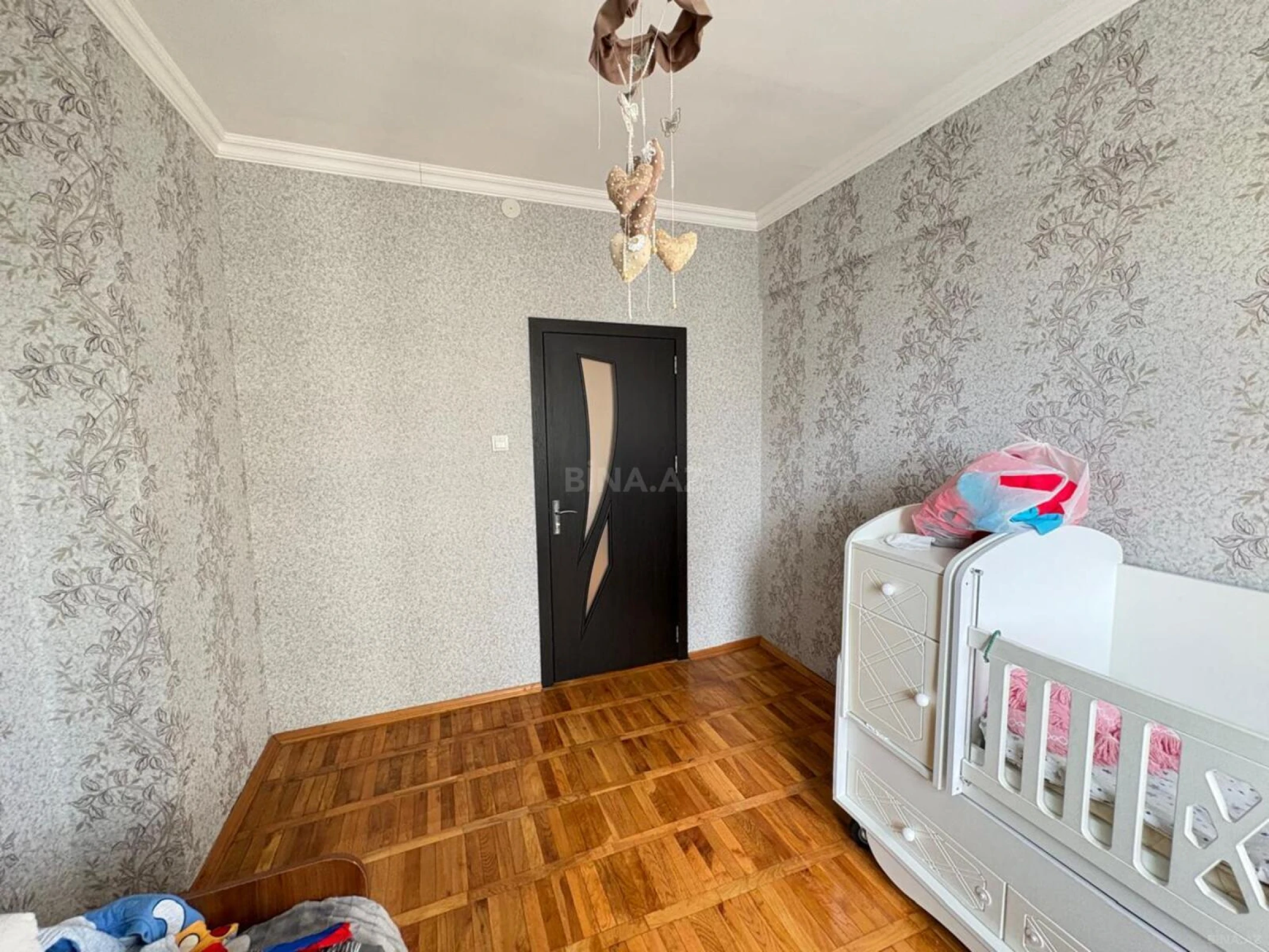 Satılır 5 otaqlı mənzil 170 m²