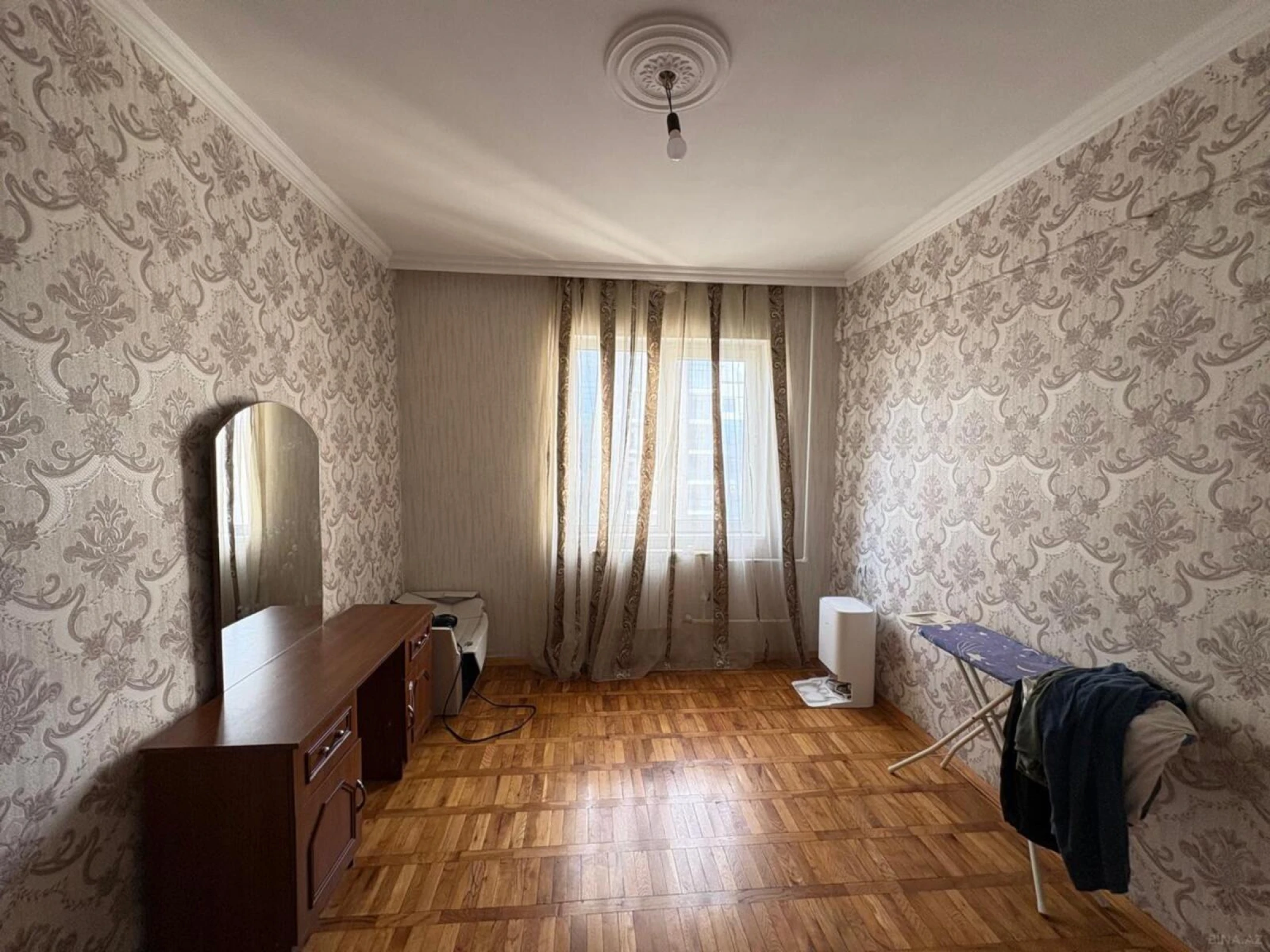 Satılır 5 otaqlı mənzil 170 m²