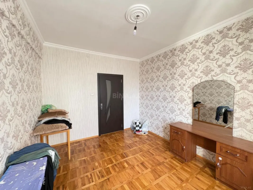 Satılır 5 otaqlı mənzil 170 m²