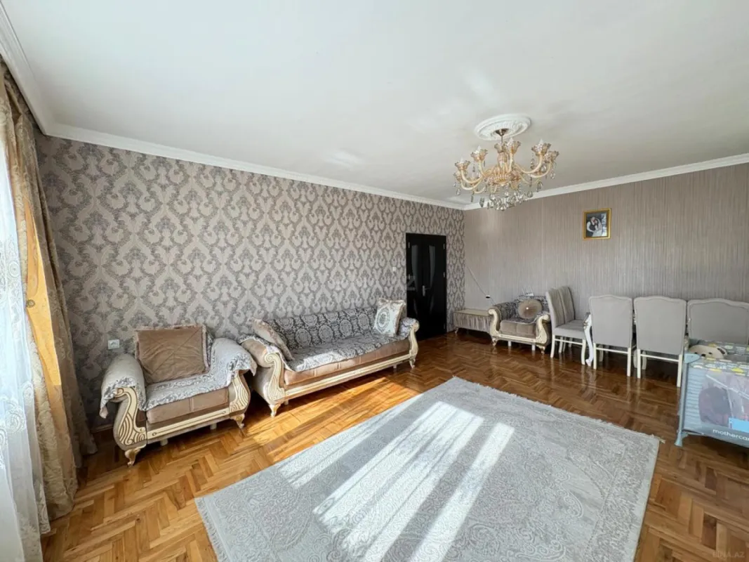 Satılır 5 otaqlı mənzil 170 m²
