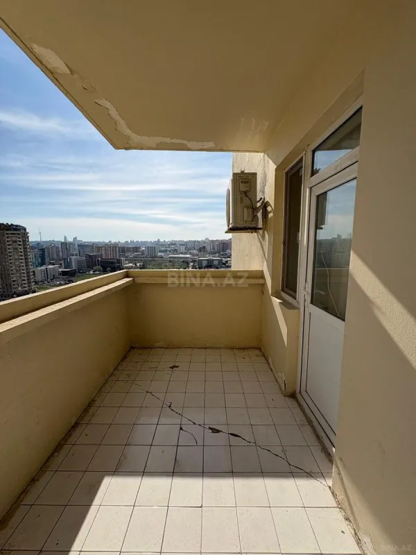 Satılır 5 otaqlı mənzil 170 m²