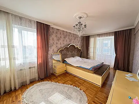 Satılır 5 otaqlı mənzil 170 m²