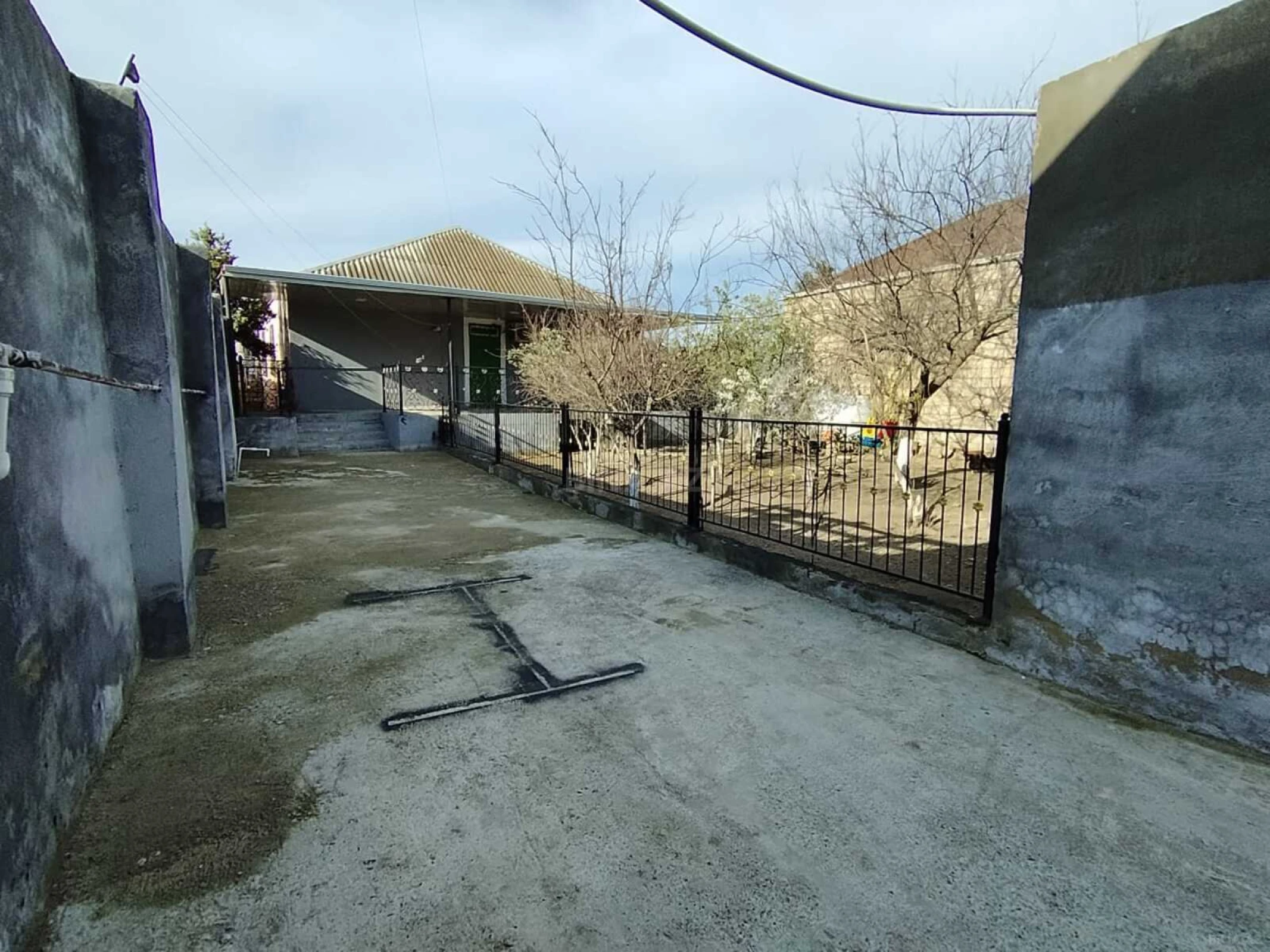 Satılır 3 otaqlı həyət evi 100 m²