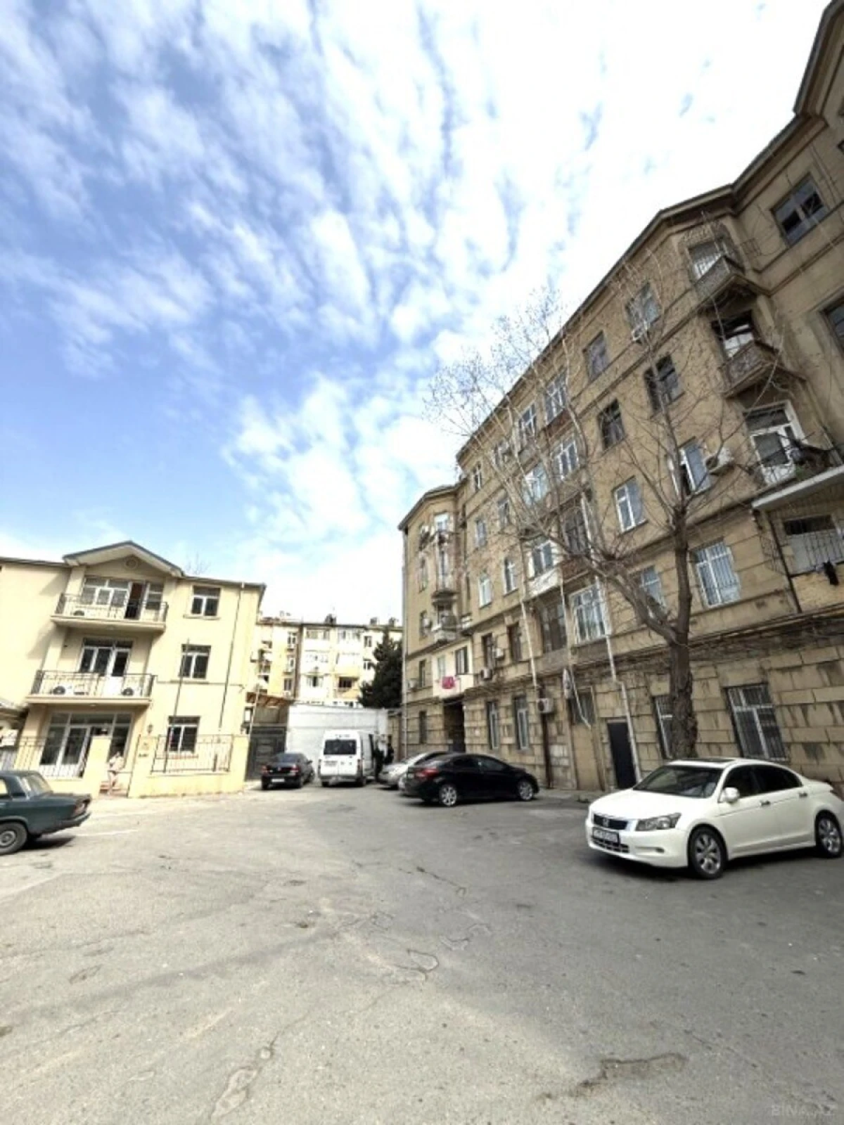 Satılır 3 otaqlı mənzil 90 m²