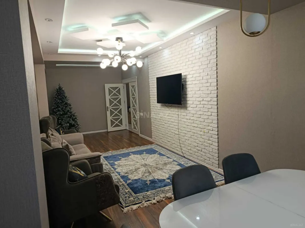 Satılır 3 otaqlı mənzil 120 m²