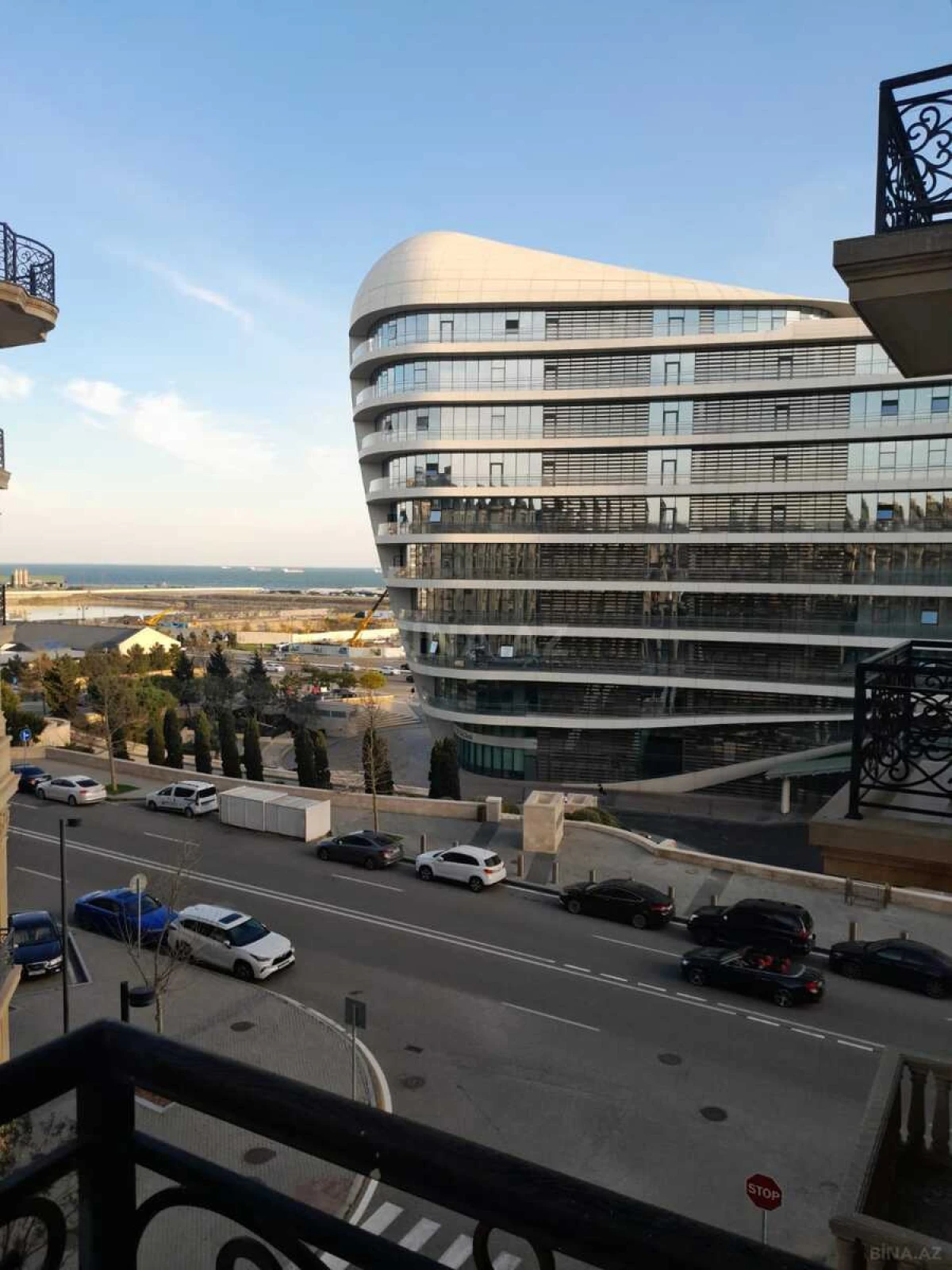 Kirayə verilir 3 otaqlı mənzil 140 m²